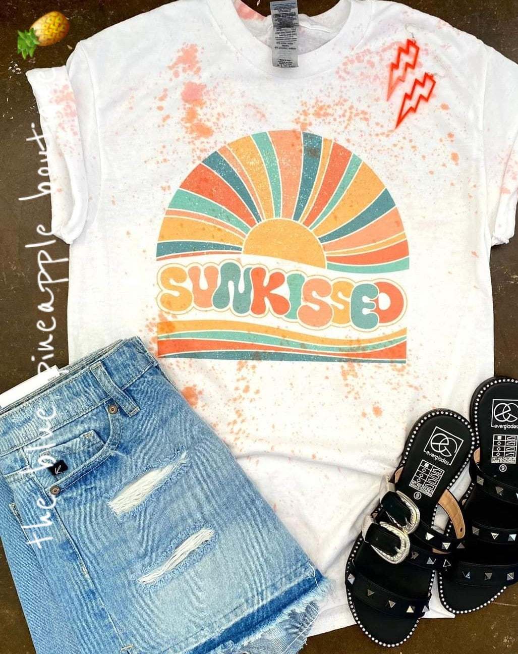 SUNKISSED splattered graphic tee