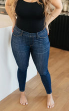 Load image into Gallery viewer, Judy Blue &#39;It&#39;s About Time&#39; Pull-On Jegging #8846
