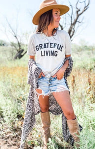 Grateful Living graphic tee