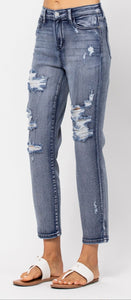 Charleston Distressed Boyfriend - Judy Blue 82264